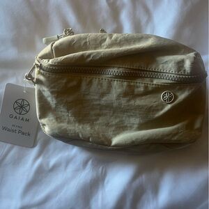 *NWT* GAIAM NYLON WAIST PACK FANNY PACK